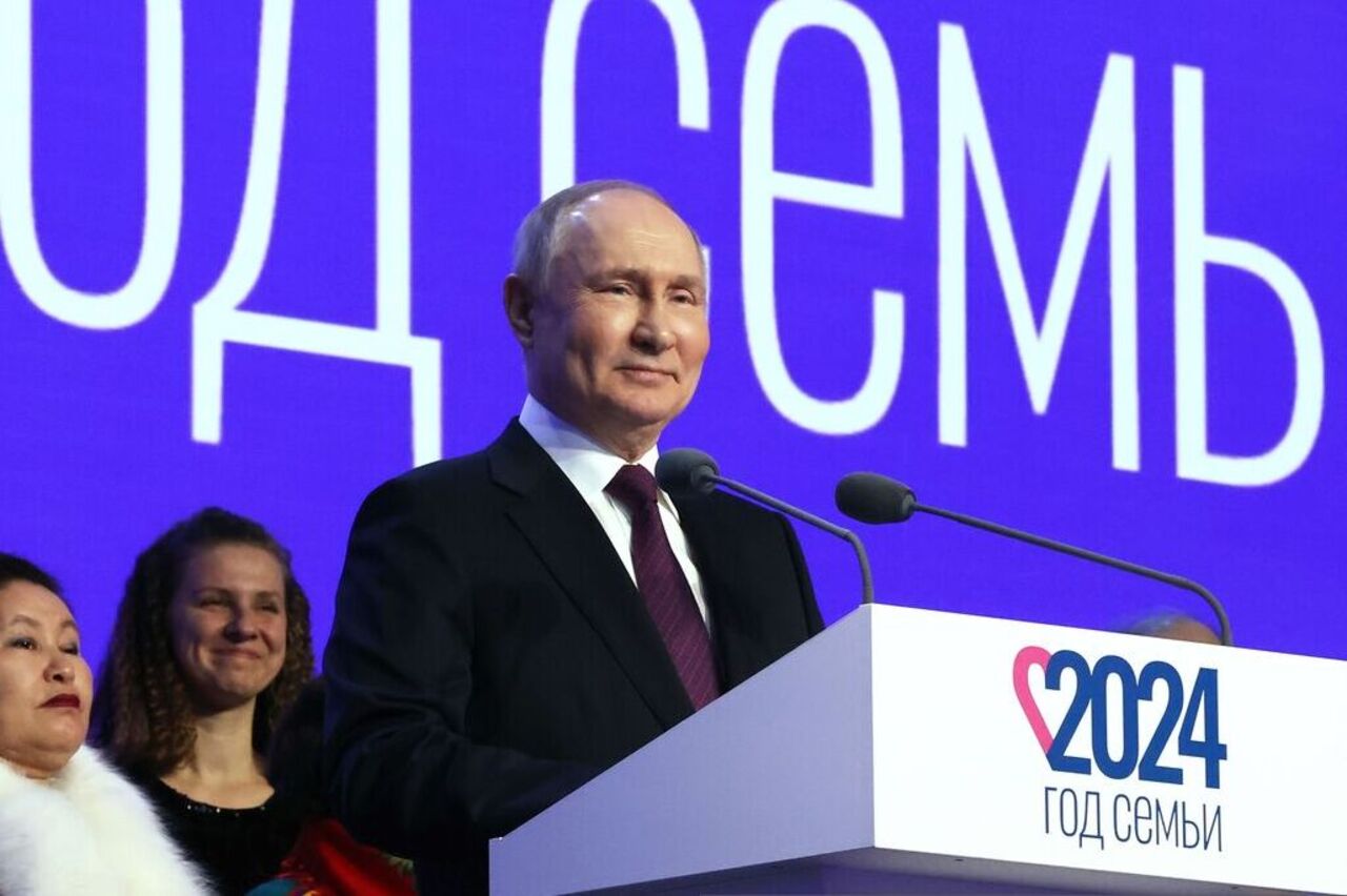 Путин поручил повысить коэффициент рождаемости к 2030 году