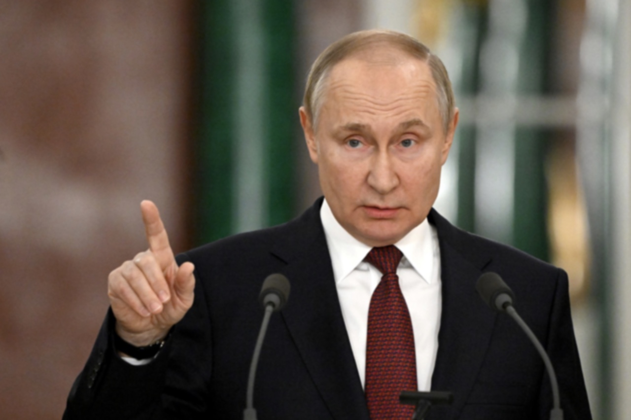 Путин: сейчас Украина атакует по четырем направлениям и несет большие потери