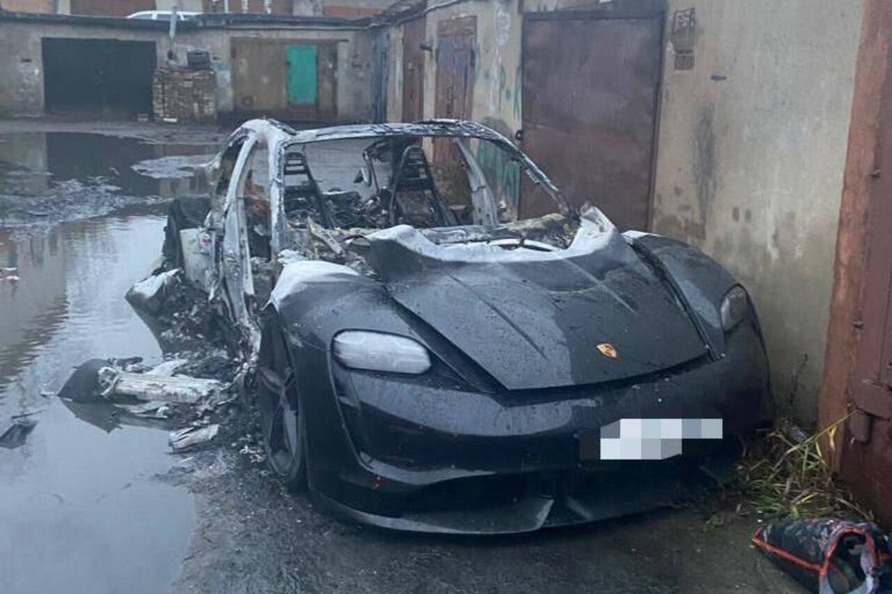В Москве грабители украли из дома сейф и угнали автомобиль, который потом сожгли