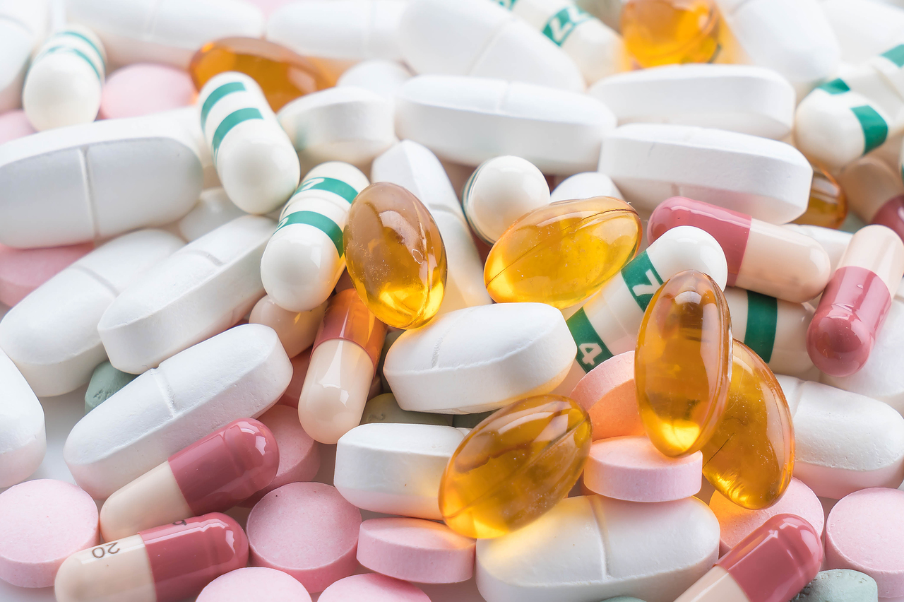 В России число импортных лекарств в аптеках снизилось на 20%