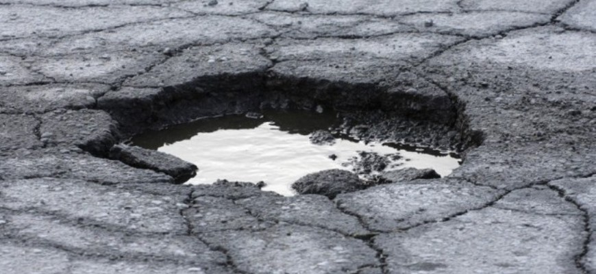 Жители Островского района пожаловались на плохое состояние автодороги Островское — Заволжск