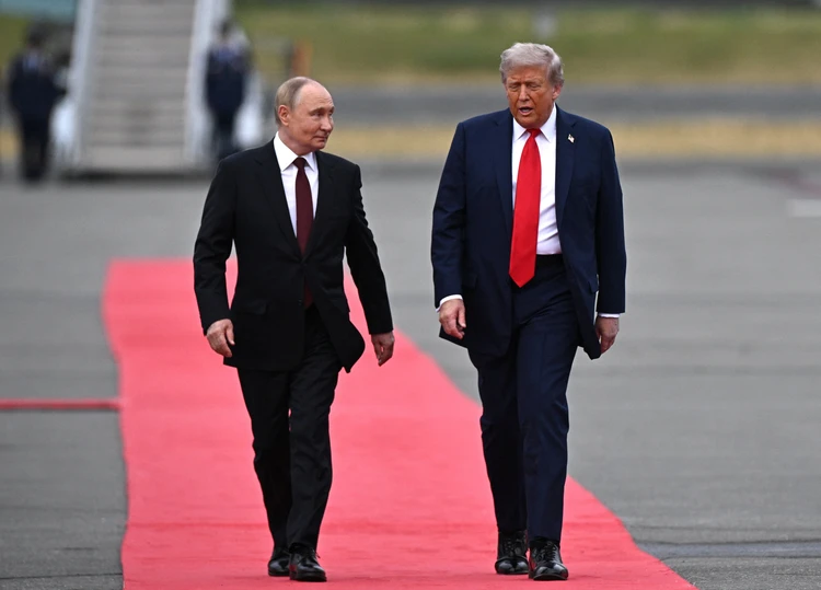 Исторический саммит на Аляске: итоги встречи Путина и Трампа, тайные договоренности и перспективы мирного урегулирования