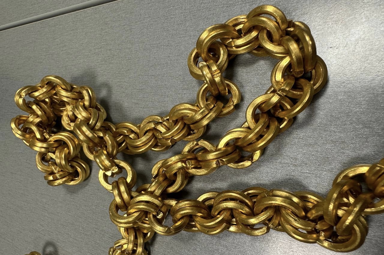 Мужчине грозит до 7 лет тюрьмы за попытку незаконно провести золотую цепь
