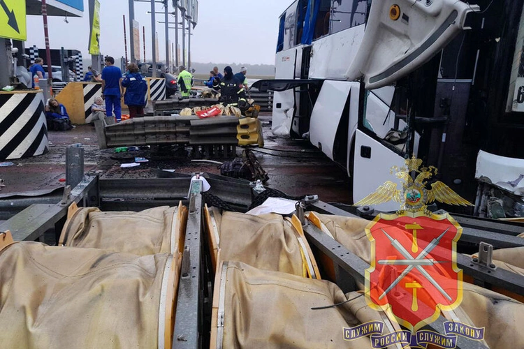 В результате ДТП с пассажирским автобусом в Тульской области пострадали 30 человек