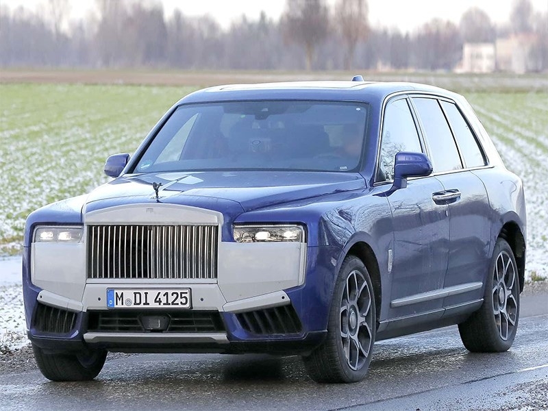 Появились новые шпионские фотографии обновленного Rolls-Royce Cullinan