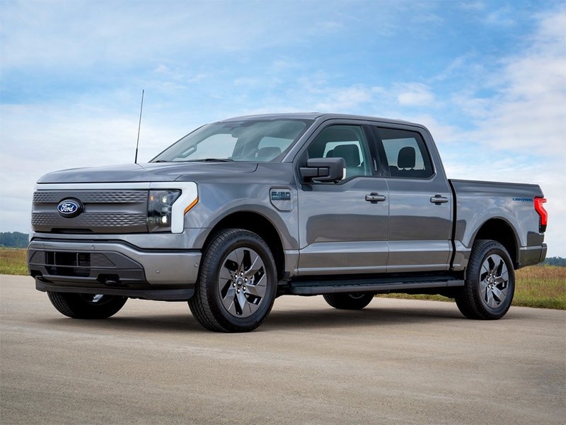 Ford планирует значительно сократить производство F-150 Lightning и аккумуляторов для электромобилей