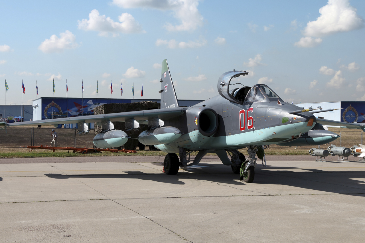 Штурмовик Су-25 упал в море в Краснодарском крае